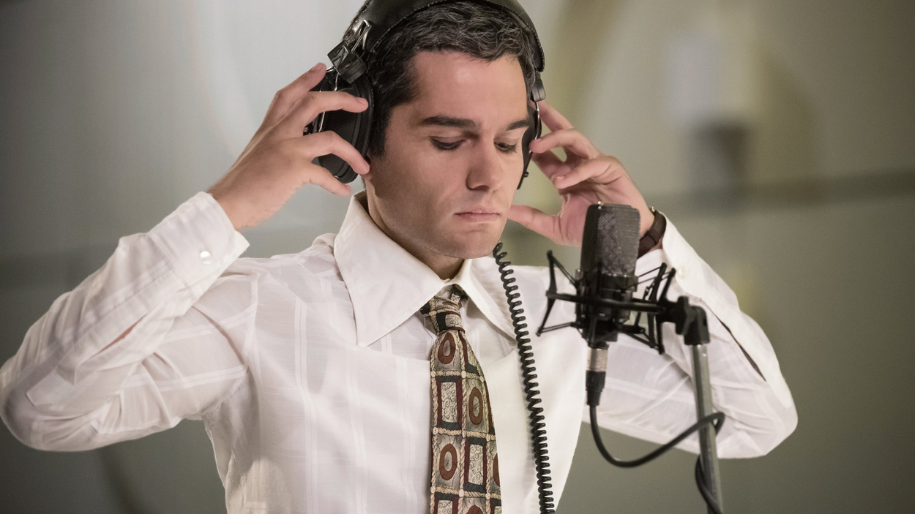 Ein bewegendes Biopic über den legendären Sänger Stelios Kazantzidis – seine Stimme, seine Kämpfe und die Musik, die zum Herzschlag Griechenlands wurde.